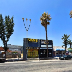 6425-27 Van Nuys Boulevard Property Image