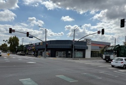 7160 Reseda Boulevard Property Image